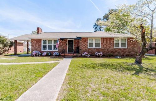 Cayce Casa | Quick Drive to Ft Jackson - The Indie Rancher