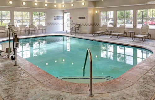 San Bernardino Casa | Quick Drive to San Bernardino Golf Club! 4 Great Rooms! Pets Allowed w/ Gym