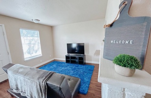 Central City Apartamento | Quick Trip to Beach & Downtown, Workforce Housing