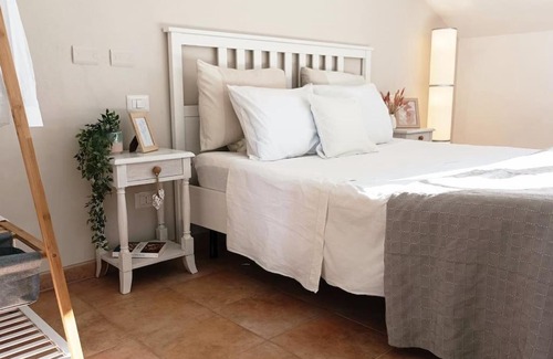Santhia Apartamento | Mansarda La Primula