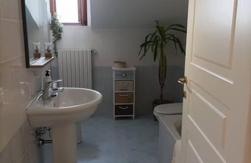 Santhia Apartamento | Mansarda La Primula