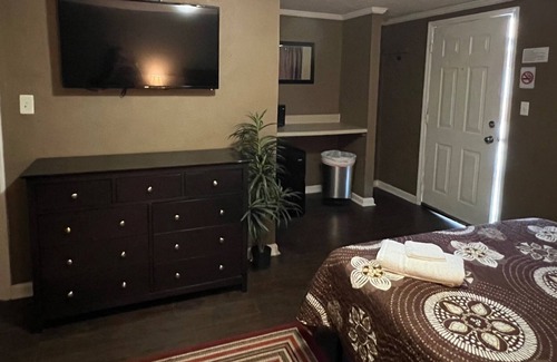 Jacksonville Hotel | Quiet 1 bedroom/ 1 bath hotel room