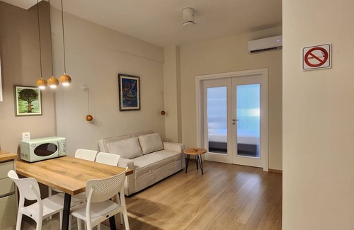 Petralona Apartamento | Quiet 2-bedroom apartment "Smile in Center of Athens" with AC