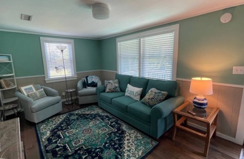 Frisco Casa | Quiet 2 bedroom Frisco cottage, less than a mile from the beach!