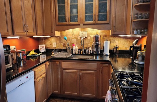 Batesville Casa | Quiet 2-bedroom house with AC/wifi in the woods near Charlottesville