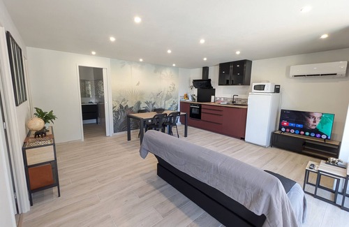 Castres Cabina | Quiet, 2 bedrooms, terrace, Garden Wifi, Connected TV, Air-conditioning.