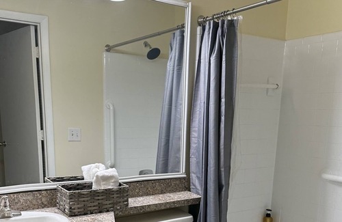 Harbison Apartamento | Quiet 2BD Apt Near the Interstate Shopping and Dining