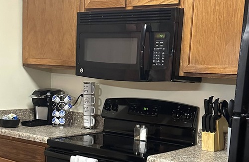 Harbison Apartamento | Quiet 2BD Apt Near the Interstate Shopping and Dining