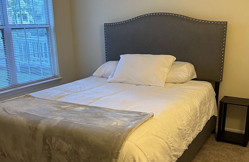 Harbison Apartamento | Quiet 2BD Apt Near the Interstate Shopping and Dining