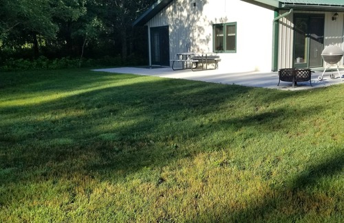 Longville Cabina | Tranquilo 3 acres en el lago de pesca DNR con 200 'de costa a las afueras de Longville