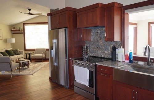 Rochester Casa | Quiet 3 BDR Home- private sauna & skyline view- close to downtown & Mayo Clinic