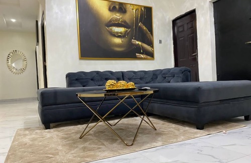 Abeokuta Apartamento | Quiet 3 bedroom apartment located in laderin
