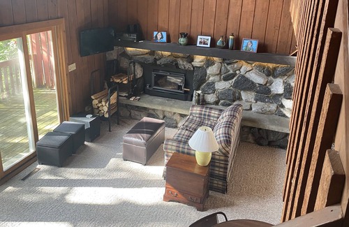 Cable Cabina | Quiet 3-level lakefront condo on Lake Owen