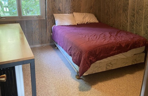 Cable Cabina | Quiet 3-level lakefront condo on Lake Owen