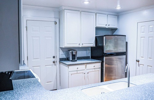 Greenville Casa | Quiet 4 Bedroom home right outside of Greenville.