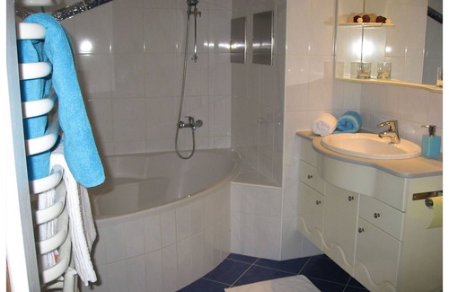 Favoriten Apartamento | Ático tranquilo de 60m2 con 3 terrazas y vistas panorámicas de Viena
