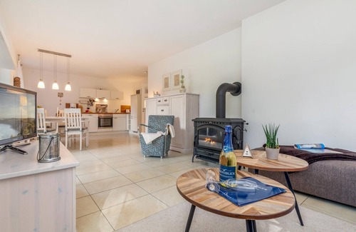 Zingst Apartamento | Quiet and central vacation apartment with fireplace by the Baltic Sea