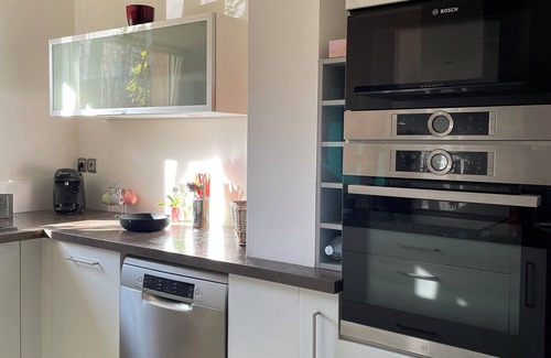 Saint-Gely-du-Fesc Casa | Quiet, air-conditioned villa near Montpellier, sea and river. Pets allowed
