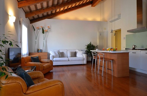 Castello Apartamento | Centrally Located Minimalist Open Space Loft in Castello