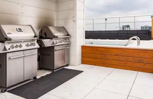 Ville-Marie Condominio | Quiet and calm space to stay luxury Studio In Old Port Of Montreal