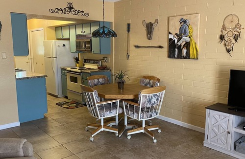 Desert Hills Estates Casa | Disponible en diciembre de 2019, abril de 2020 -2bed / 2bath Desert Hills 2, se admiten mascotas (perros).