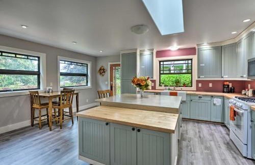 Eureka Casa | Quiet and Cozy Eureka Home Near Sequoia Park and Zoo!