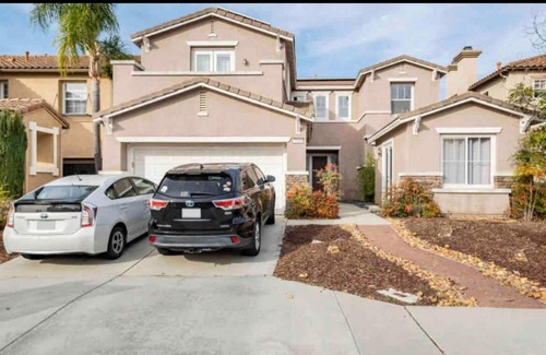 Torrey Highlands Casa | Quiet and Cozy Guest Rooms with Private Bathrooms
