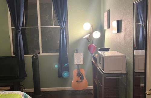 Torrey Highlands Casa | Quiet and Cozy Guest Rooms with Private Bathrooms