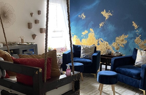 Richmond Casa | Quiet and Cozy Room and FULL access to Meditation Room and Healing Center.