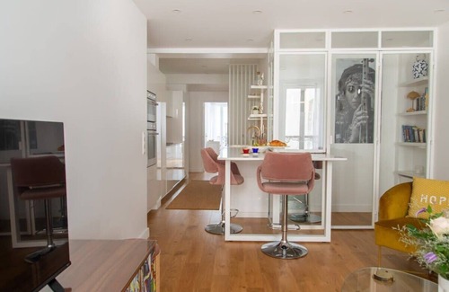 Quartier du Gros-Caillou Apartamento | La Harmonie Eiffel + Free Cruise tix (Aug only!)