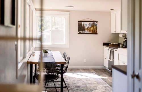 Rapid City Cabina | Quiet and Peaceful Retreat in Spectacular Cleghorn Canyon