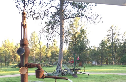 Custer Casa | Tranquilo y aislado: escenario perfecto para su escapada: hermoso y conveniente