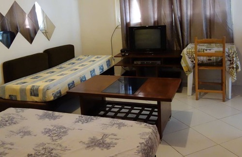 Hydra Casa | Quiet and secure location, parking, near the French Embassy