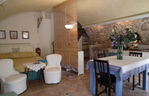Costermano Apartamento | Estudio amplias y tranquilas en una zona verde y soleada