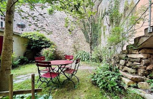 Menotey Apartamento | Quiet and warm gîte, ideal for families or 2 couples, with patio and BBQ