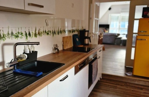 Kitzingen Apartamento | Quiet apartment (82 m2) with balcony and parking space