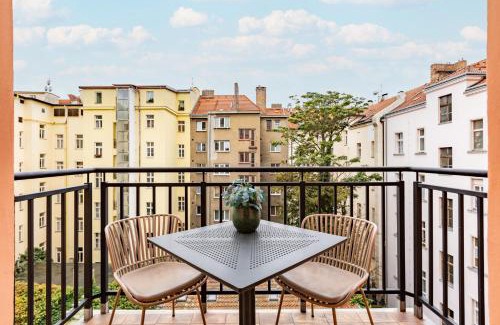Prague 2 Apartamento | Quiet apartment in the city center near the metro with with balcony and parking