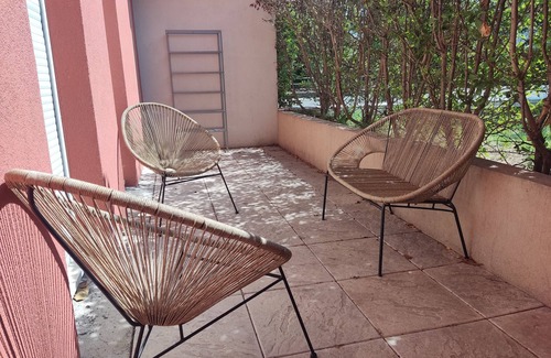 Malbosc Apartamento | Quiet apartment with large terrace