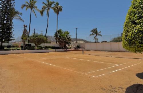Marina Mazatlan Apartamento | Quiet apartment with pool right on the beach