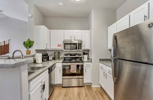 Clearfield Apartamento | Quiet Apt - Close to Davis Conference - King Bed