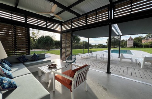 Coufouleux Casa | Architect House & Lantern Festival / Granero bellamente convertido en 5 acres