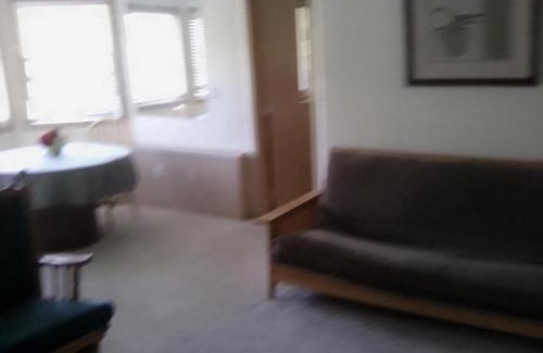 Riverview Casa | Quiet Back Garden View Apartment