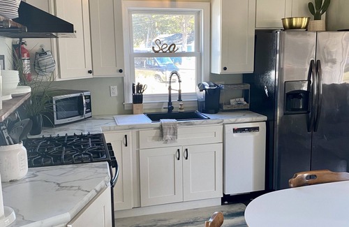 North Cape May Cabaña | Quiet Beach Cottage in North Cape May