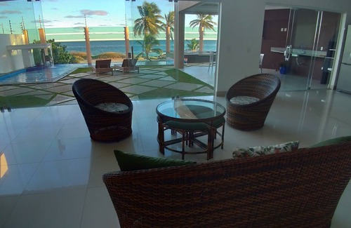 Itapua Casa | Quiet beachfront 4/4 AC - 8km from airport -Not village