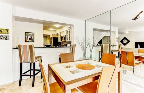 Fernandina Beach Casa | Bellamente actualizado 2 dormitorios / 2. 5 baños Beach Wood - ¡Corto paseo a la playa!