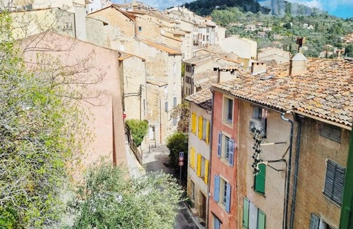 Callas Casa | Quiet bed and breakfast with sea and mountain views in a 14th-century village