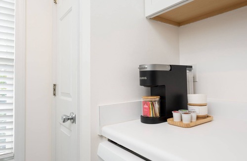 Wilmington Casa | Quiet Boho Townhouse; 15 Min to Beach
