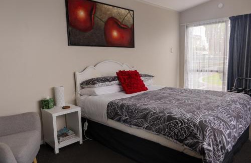 Palmerston North Casa | Quiet Boutique Generous Breakfast