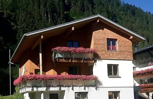 Tschagguns Apartamento | Quiet, centrally located vacation apartment in the middle of the Montafon mountains.