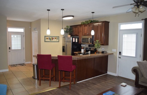 Jefferson City Casa | Quiet, Clean & Secure 5bd/5ba Skinny House, Every Room Has a Private Bathroom!